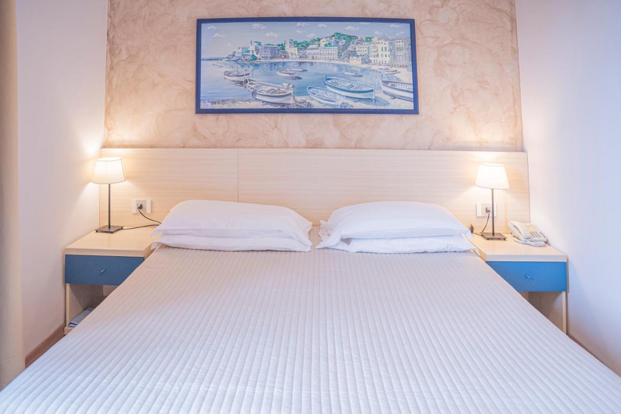 Albergo Celeste Сестрі-Леванте Екстер'єр фото